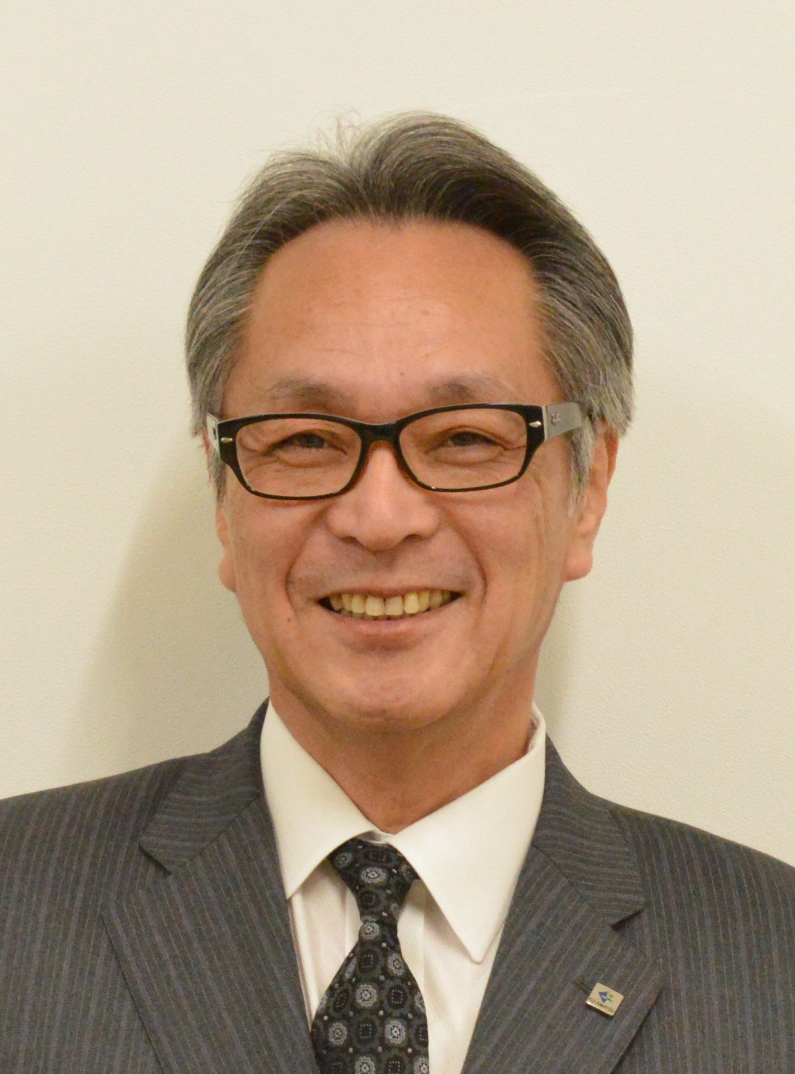 西塚 英毅